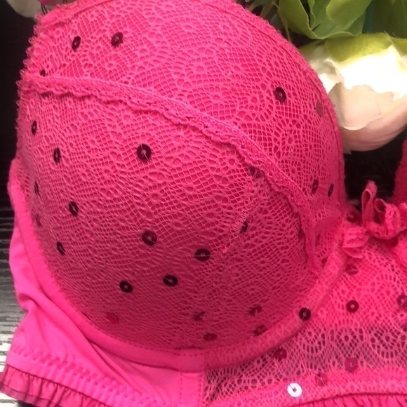 Kensie Bright Pink Sequin and Ruffle Bra Size 34C - Picture 4 of 15